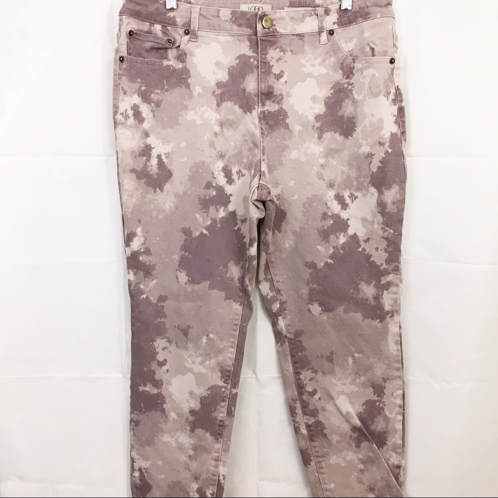 LOGO by Lori Goldstein Twill Printed Ankle Pants